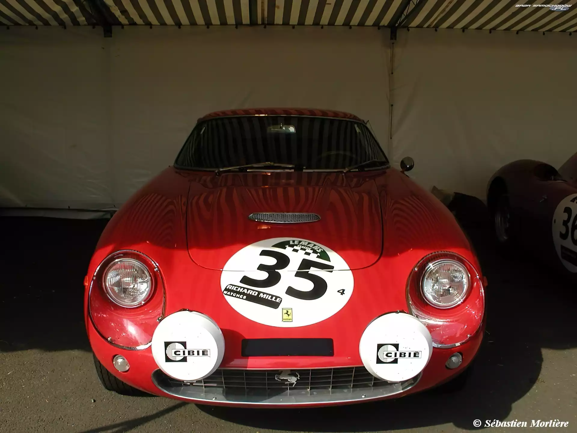 maska, Ferrari, światła